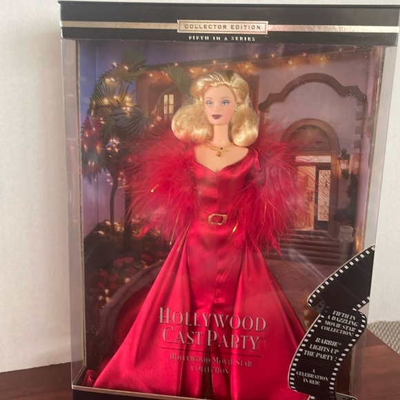 2001 Hollywood Cast Party Barbie NIB 5th in Series - Picture 1 of 12